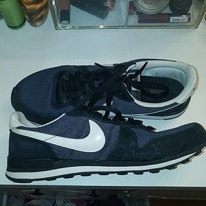 Nike ladies sneakers